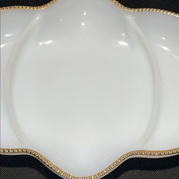 Vintage Fire King White and Gold Serveware Platter - Picture 4 of 12